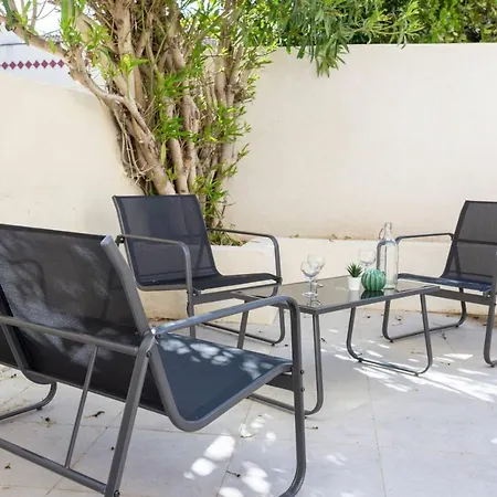 Maxbnb - Climatise - T2 37m2 & Terrasse 30m2 - Est Apartman